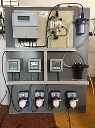 泳池水質監測PH，ORP，余氯，電導率，濁度，配加藥計量泵